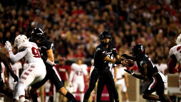 Desmond Ridder and Jerome Ford Cincinnati Bearcats